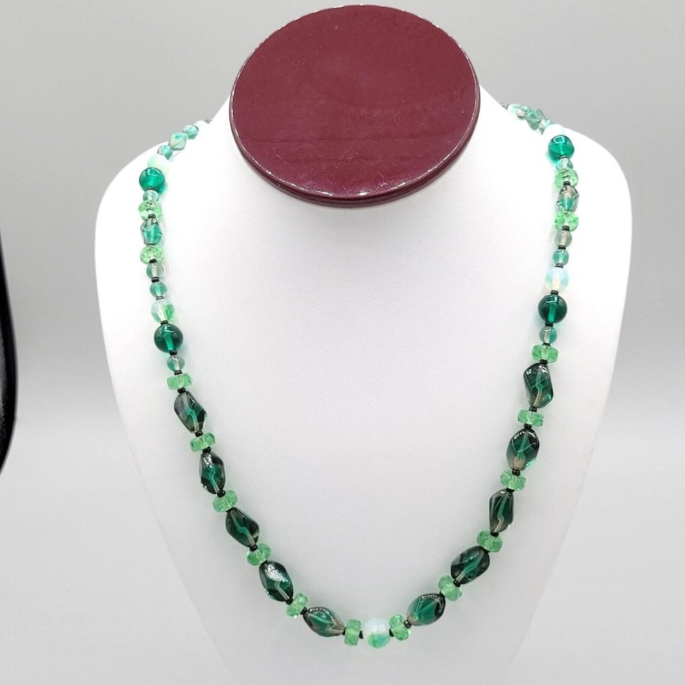Womens Green Multi Shape Glass Beaded Fashion Necklace Spring Ring 24 in